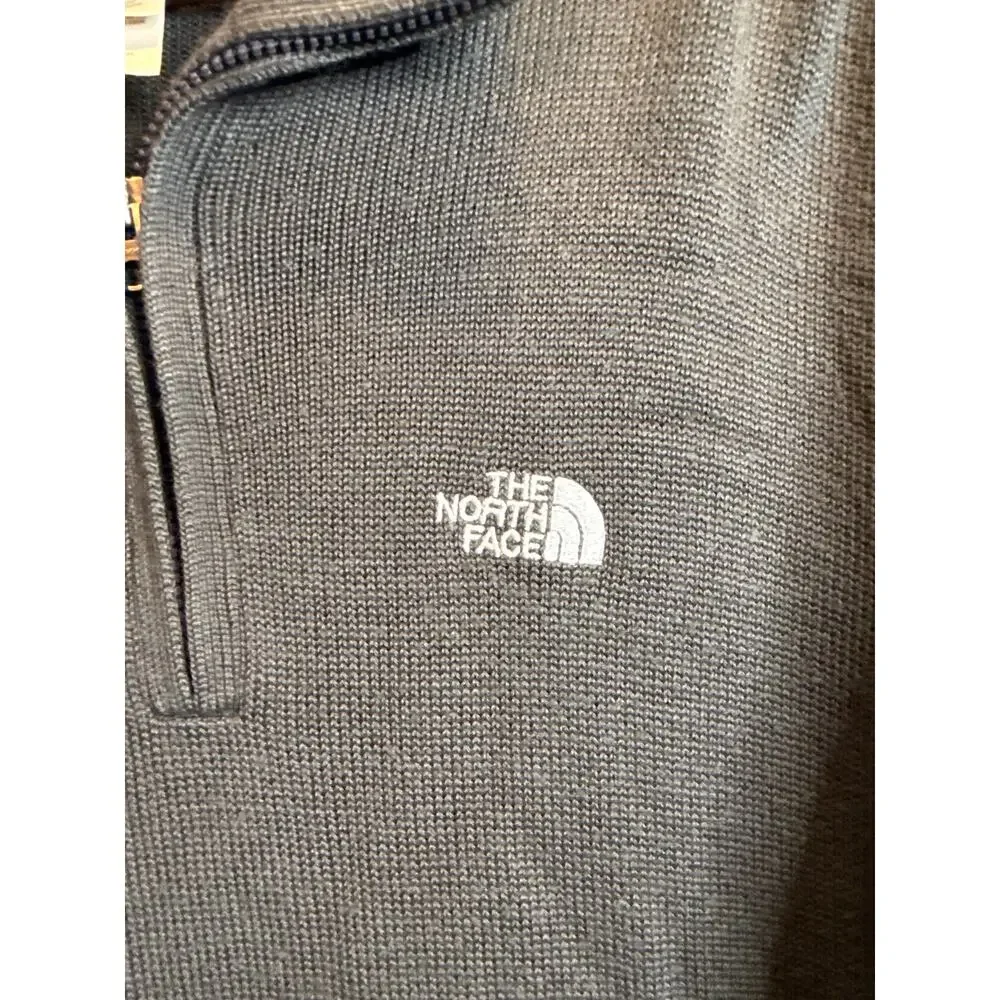 The North Face Men’s Medium Gray Knit Quarter-Zip Pullover Sweater